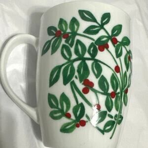 GODIVA Chocolatier Coffee Tea Cocoa Mug Christmas Holiday HollyBerry 2-15oz cups